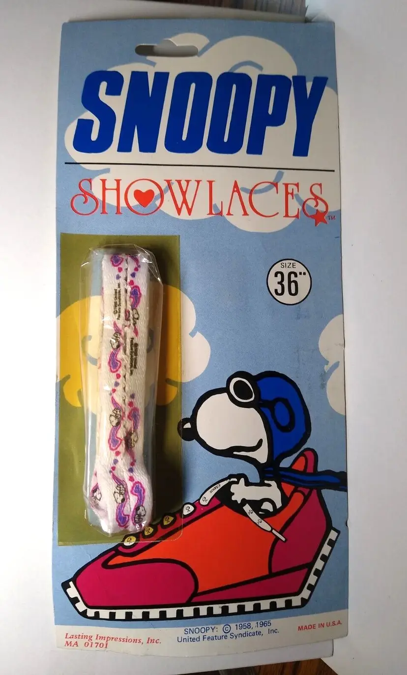 Snoopy Pilot Peanuts Shoelaces Vintage UNUSED 1965 Original Sealed Show Laces 36