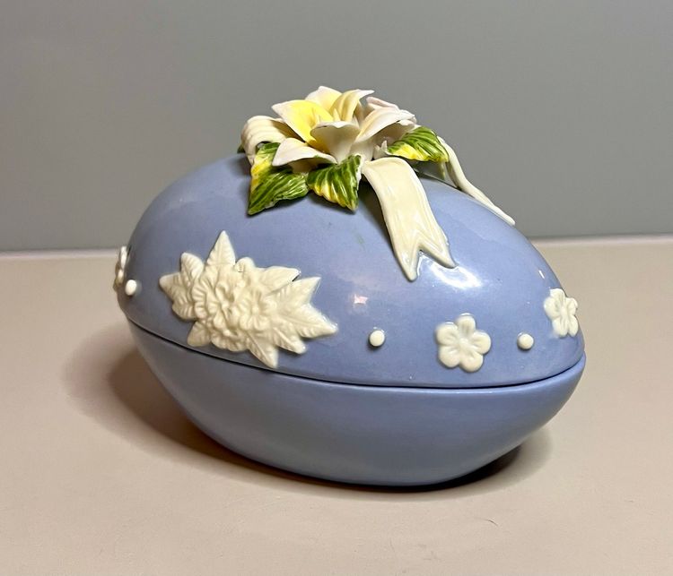Vintage Capodimonte Style Light Blue Glass Egg Trinket Box With Flowers 4 1/2”