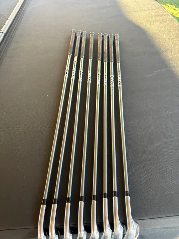 Mizuno JPX 850 Iron Set 4-GW RH – Orochi 70g Graphite Regular Flex 8 Clubs