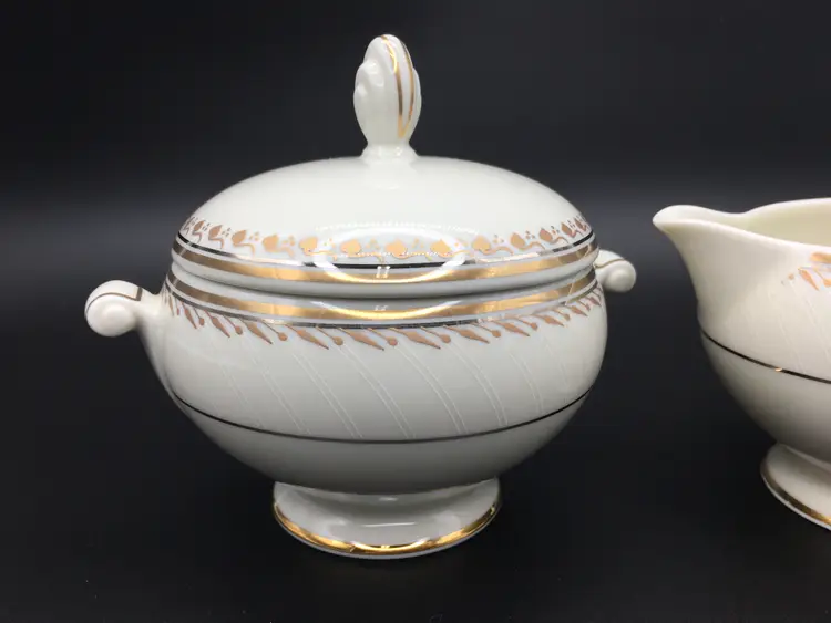 Mikasa Golden Crown L3416 Covered Sugar and Creamer Set NEW With Tags