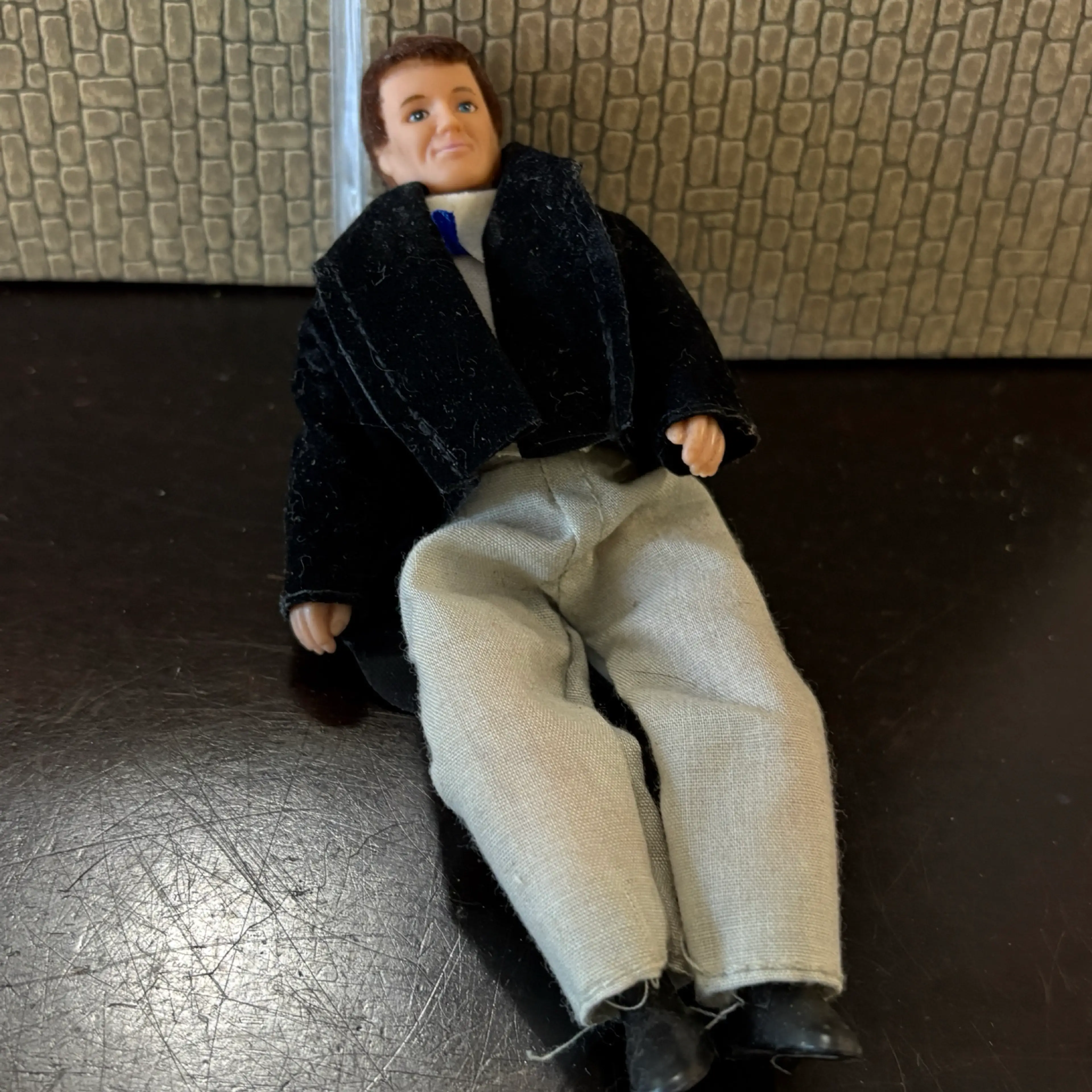 Image 1 of 4