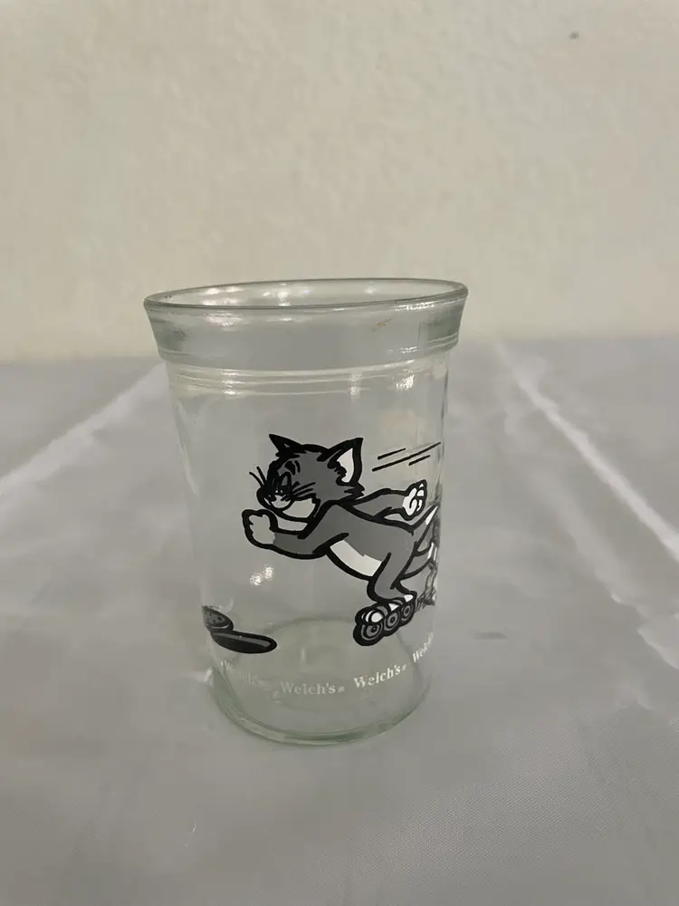 Vintage Welch’s 1990 Tom and Jerry Tom Roller Skating Glass Jelly Jar