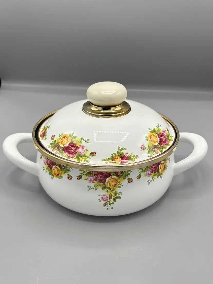 Royal Albert Old Country Rose casserole dish