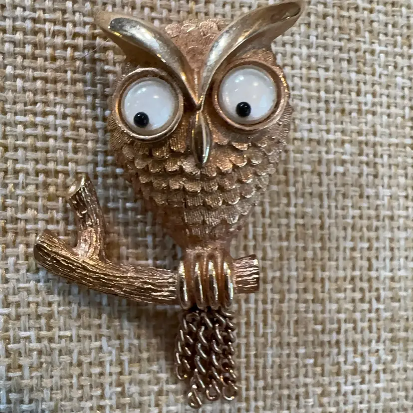 Avon Googly Eye Owl Brooch