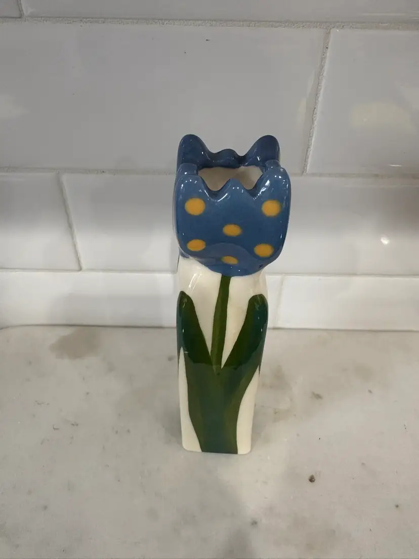 DeYoung Tulip  Bud Vase