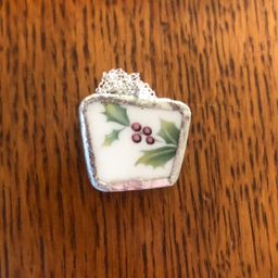 Oodelally Shop Broken Pottery Artisan Made Pendant Santa Collector Plate Handcrafted Necklace 1 1/8 in x 1 in