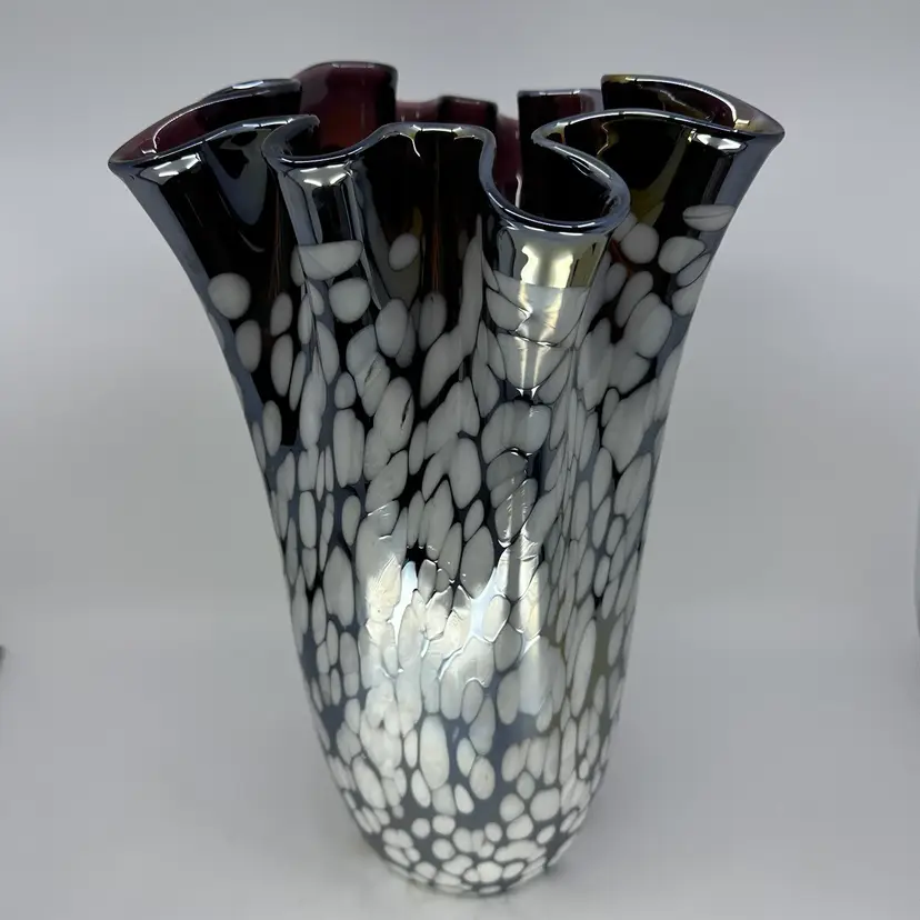 Vtg Large Krosno Jozefina Art Glass Purple & White Speckled Ruffled Hankerchief Vase 13.5”