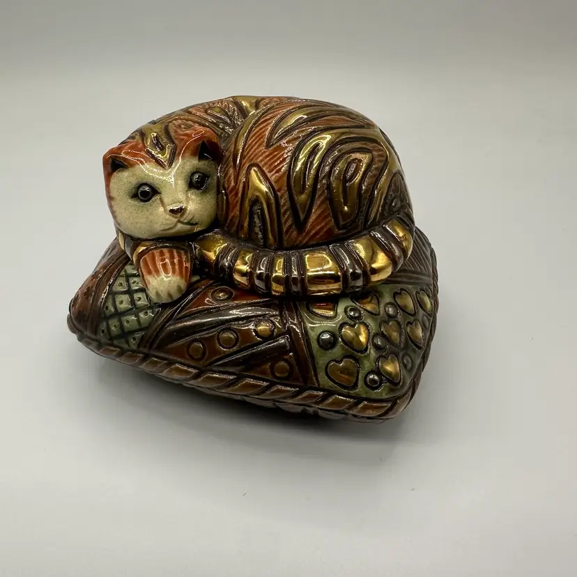 Artesania Rinconada De Rosa Cat on Pillow Trinket Box With Mini Kitten Trinket Signed