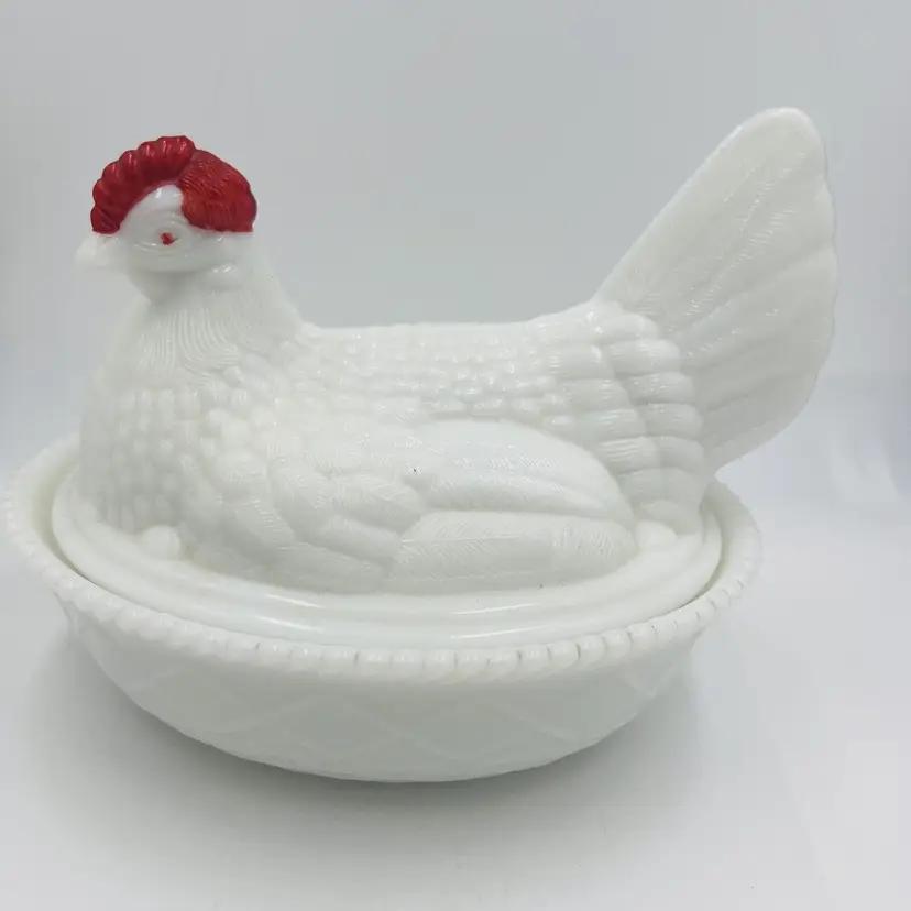 Westmoreland Nesting Hen Dish Milk Glass Covered Vintage Art Decor 1950
