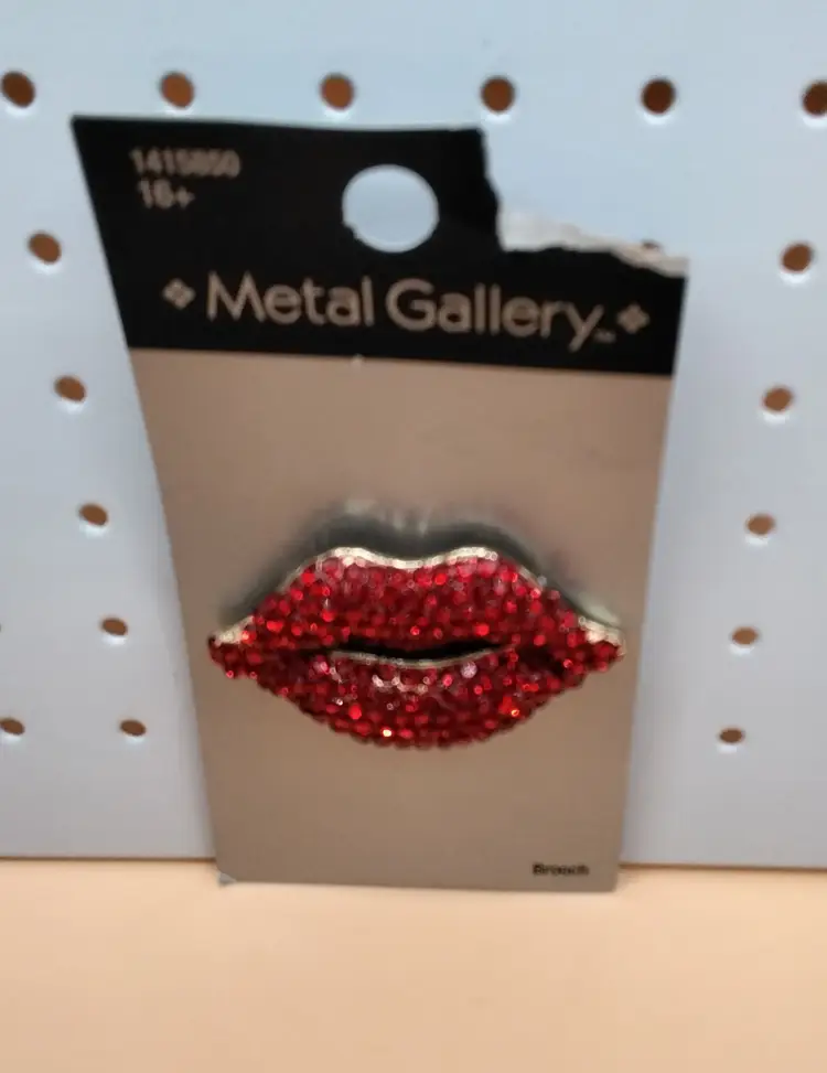 Red Rhinestone Lips Brooch/Pin Metal Gallery