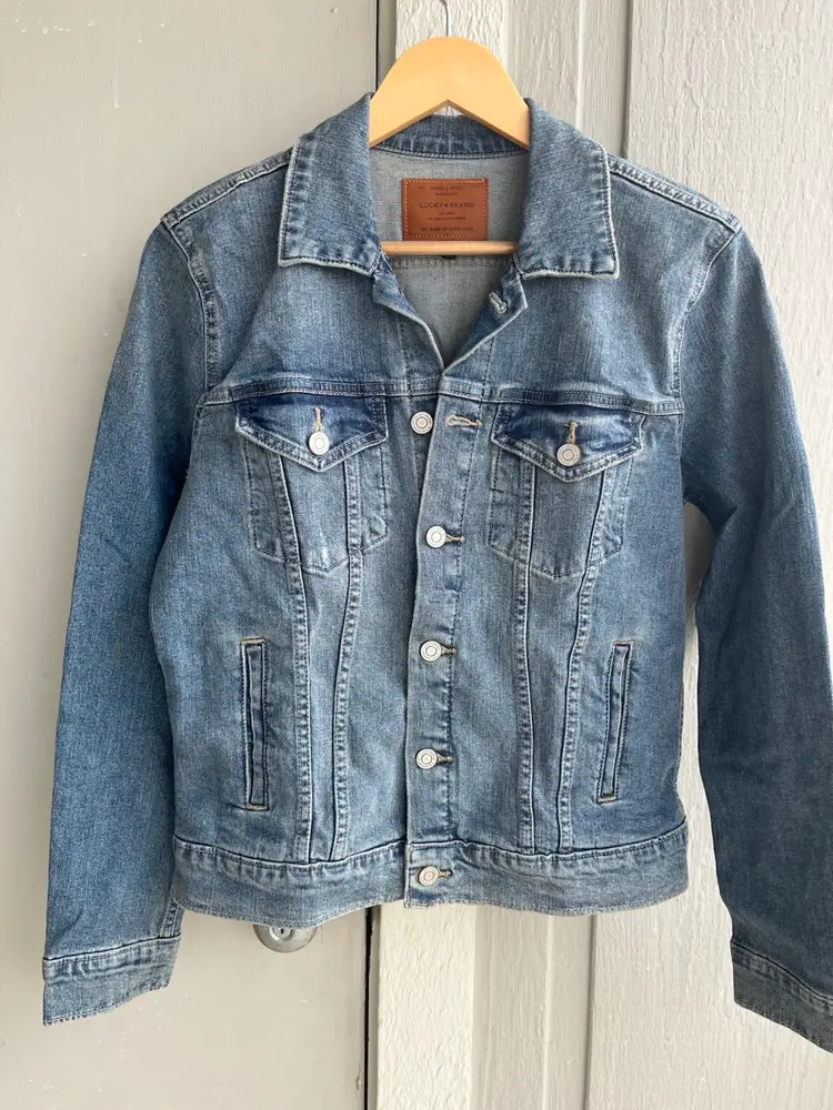 Lucky Brand Woman’s Denim Trucker Jean Jacket Size Medium