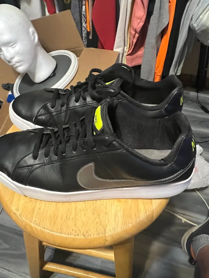 Nike Court Loyal LW Sneakers