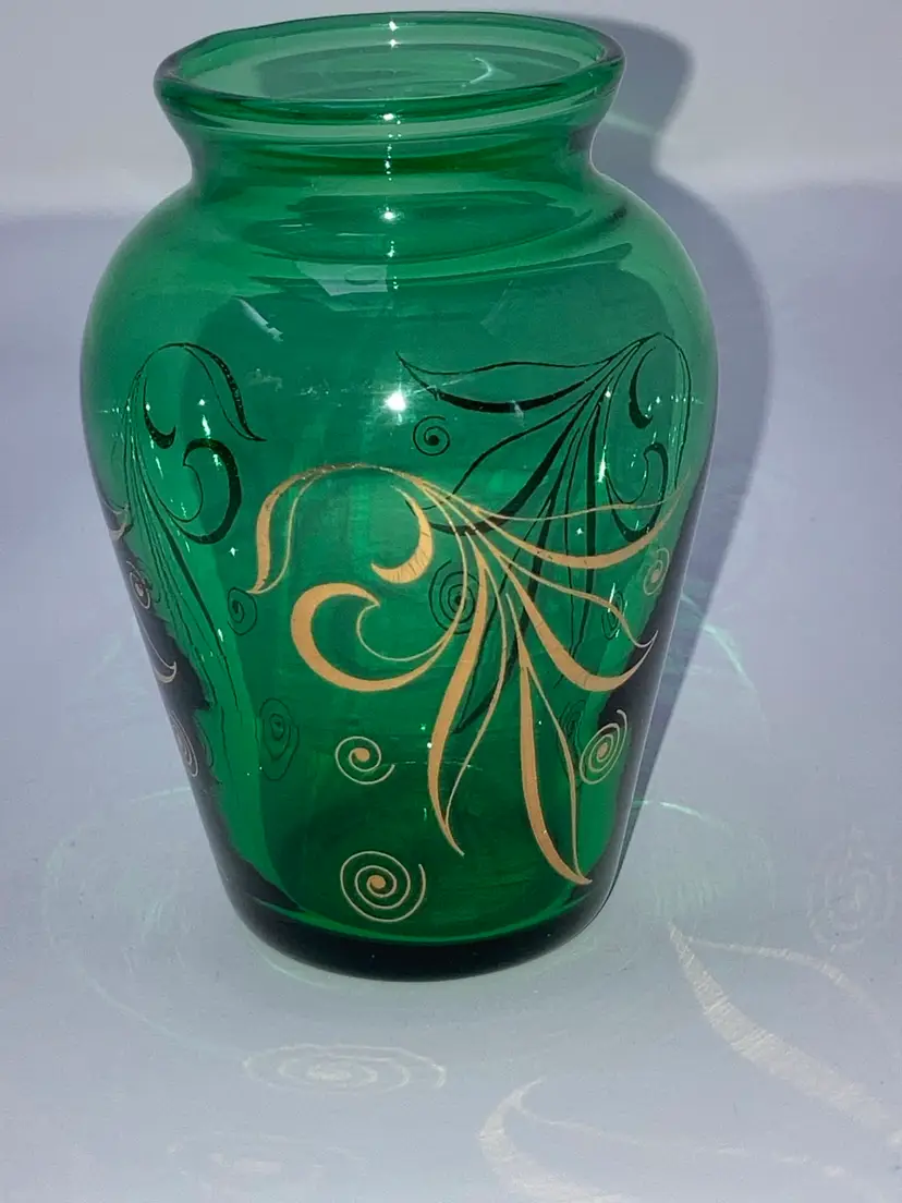 Vintage Anchor Hocking Emerald Green  Glass Bud Vase with Gold Stripes! 2 1/2” Wide x 3 3/4” Tall!