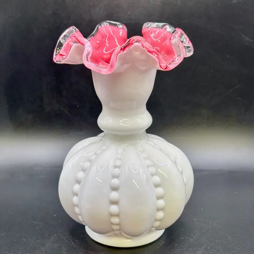 Vintage Fenton Beaded Melon Peach Crest Ruffle Vase 6”