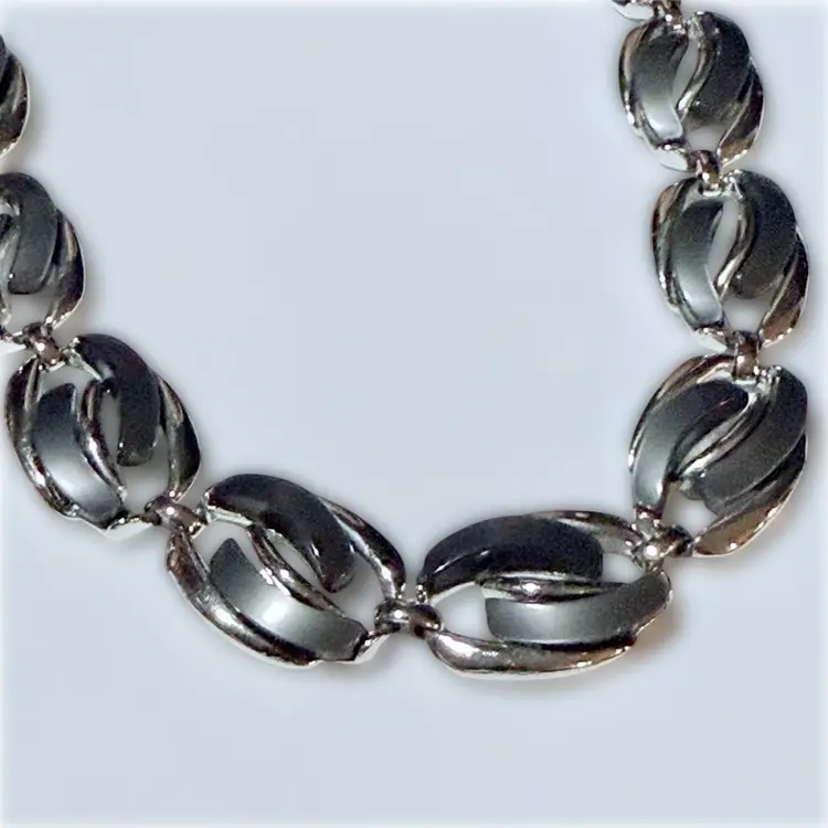 Vintage Dark Grey Thermoset Silvertone Necklace