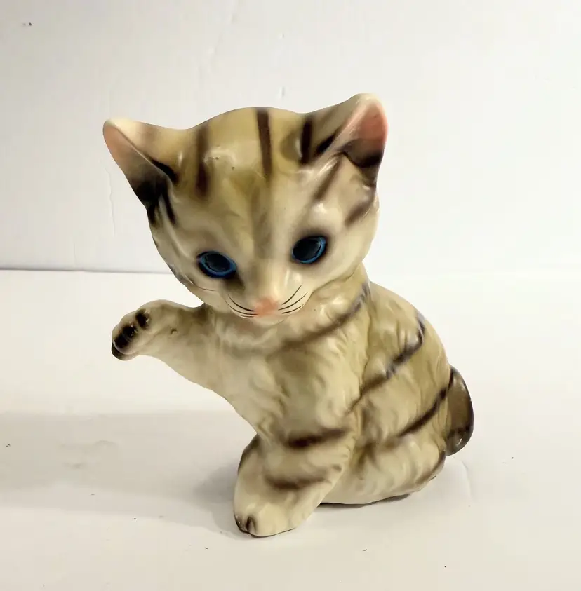 Vintage Chalkware Cat Figurine Brown Striped Tabby Kitty Blue Eyes Raised Paw
