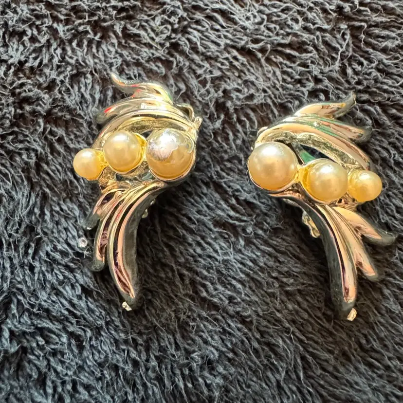 Silvertone Faux Pearl Clip on Earrings