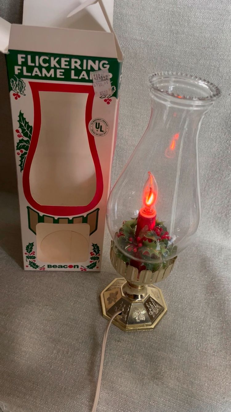 Vtg Beacon Flickering Flame Christmas Lamp 13” Tall Electric Plug In Indoor Use