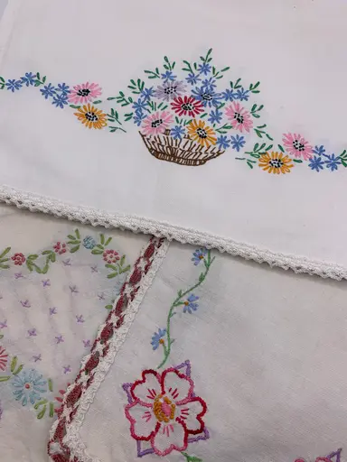 Hankies & Linens With Donna’s Doo Dads