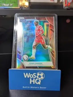 Temwa Chawinga Red Parallel (pr 35) Pacific 2025