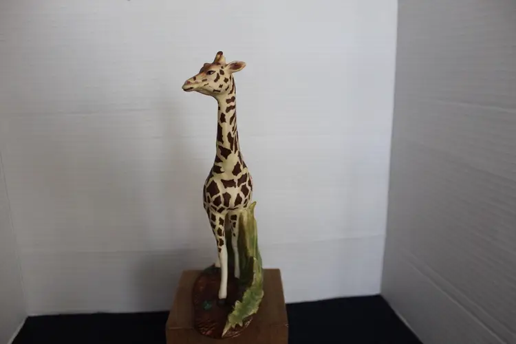 Vintage Andrea by Sadek Collectable Porcelain Giraffe Figurine 1986 #7664 damage