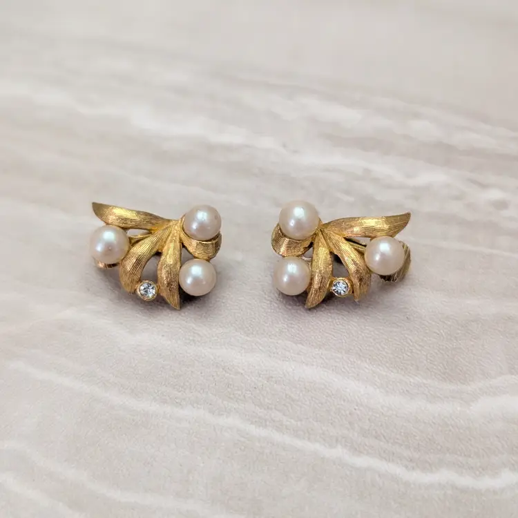 Vintage Clip On Earrings Stylish Gold Tone Leaves with Faux Pearls & Clear Gem