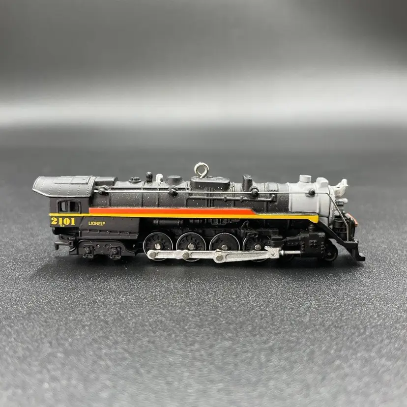 Hallmark 6th in Series Lionel Train Locomotive Hanging Christmas Ornament VTG