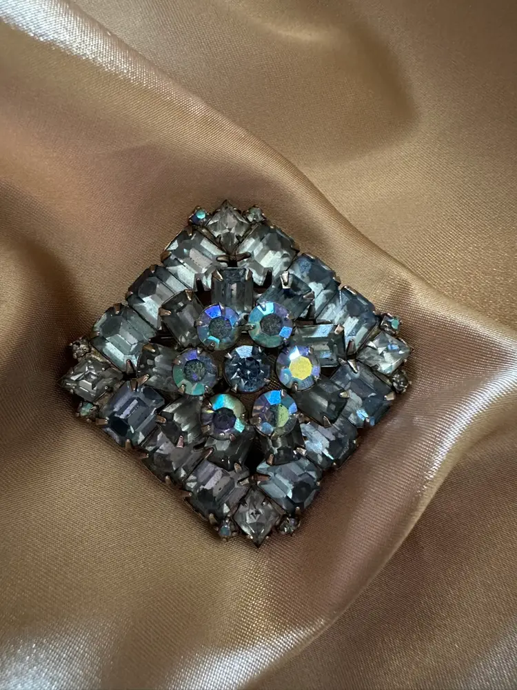 Stunning Vintage WEISS Layered Blue Sparkly Brooch