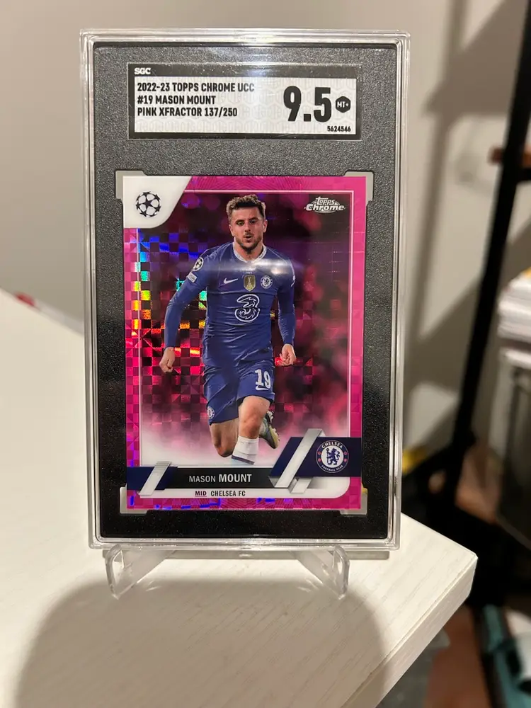 2022-23 Topps Chrome UCC Mason Mount Pink Refractor /250 SGC 9.5 Card No. 19