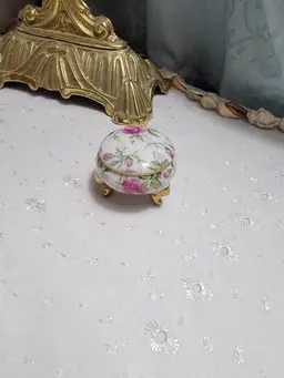 Vintage porcelain trinket box