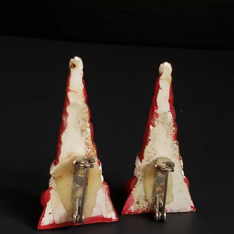 Set 2 Resin Santa Claus Christmas Brooch Pins 1.75"