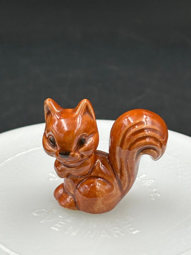 Vintage 80S Goebel West Germany Mini  Brown Porcelain Squirrel Figurine