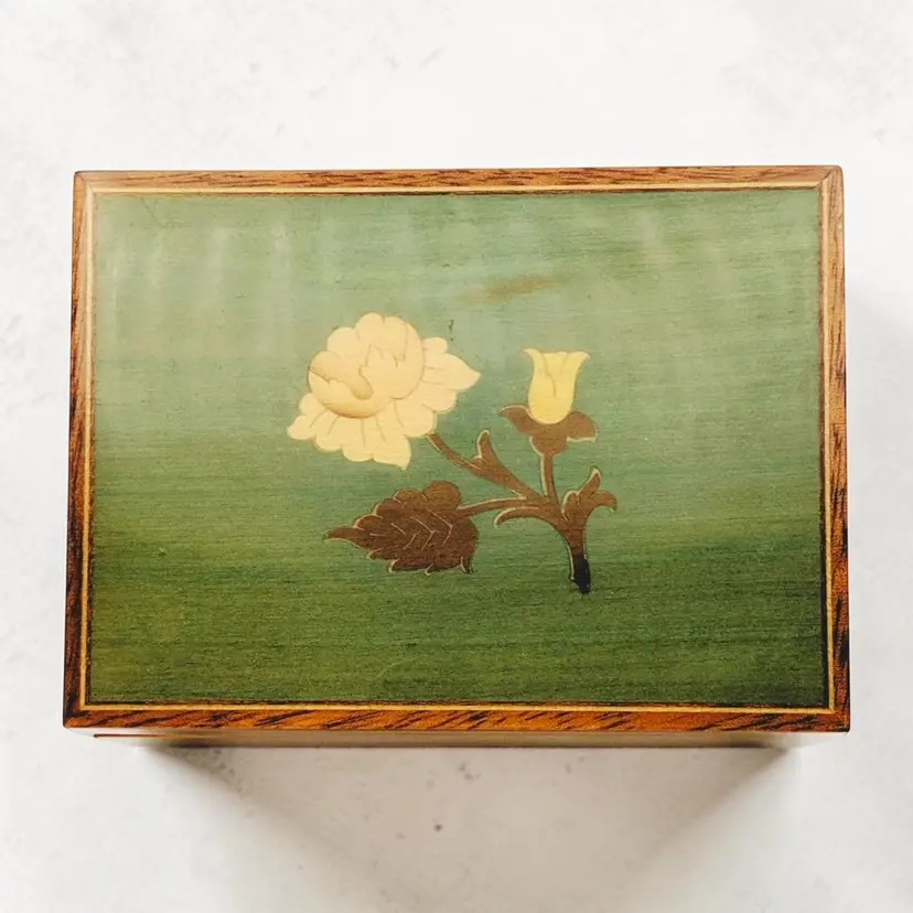 Reuge Swiss Music Box Hand Inlay Wood Flower Light Olive Green Italy Vintage