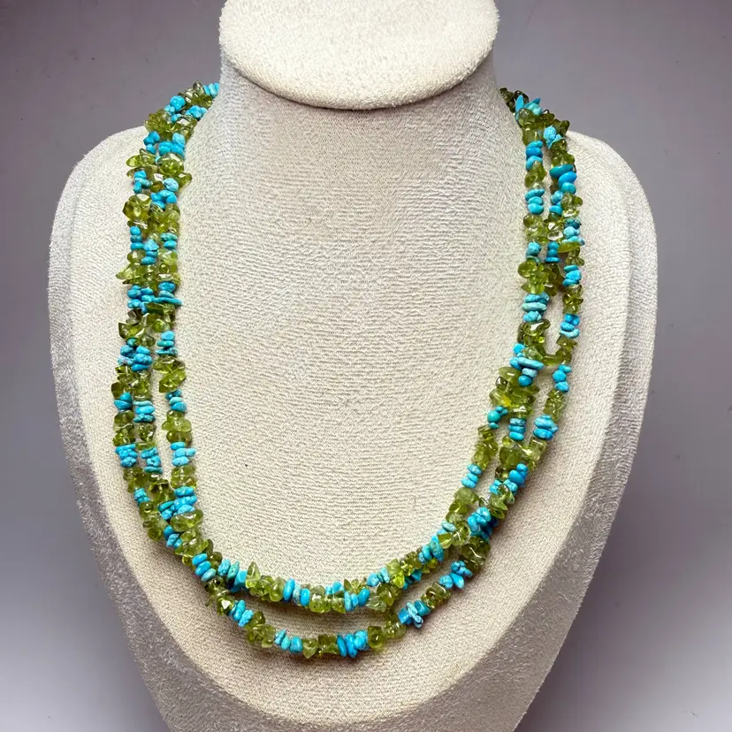 Jay King Desert Rose Trading 3 Strand Turquoise Peridot Chip Necklace Sterling