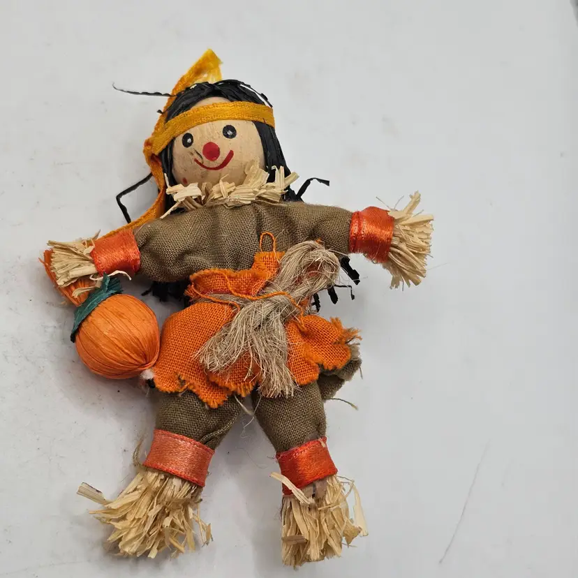 #01 - Scarecrow Straw Pumpkin Handmade Pin Halloween Thanksgiving Fall Autumn