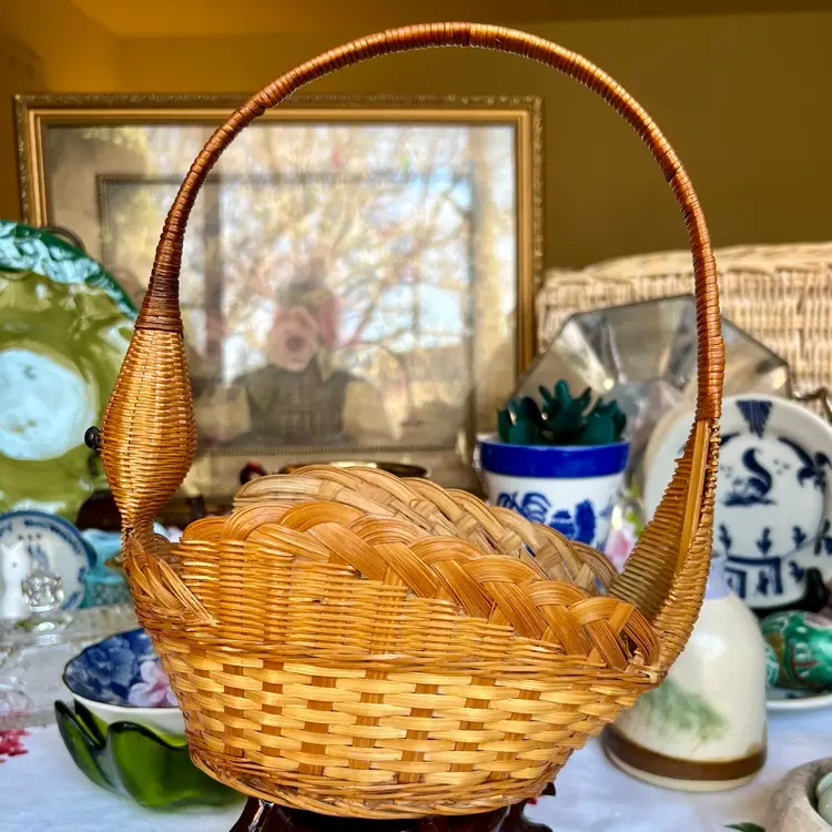 Vintage  Hand Crafted Duck Wicker Basket 10.5” Tall