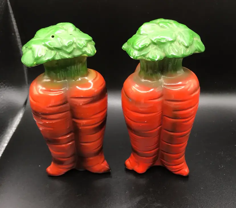 Vintage Carrot Salt & Pepper Shaker Ceramic Japan, 5 1/2 Inches Tall