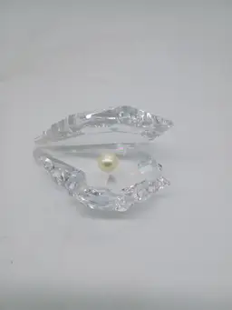 Crystal Celine Classic Crystal Keepsake Oyster/ Clam Shell with 5MM Simulated Pearl