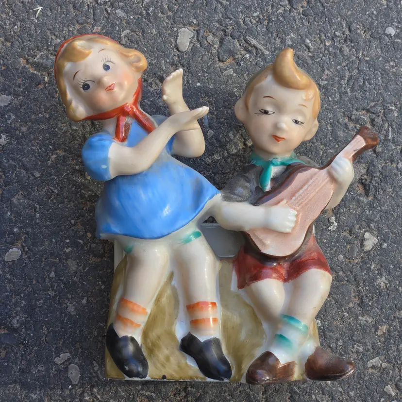 Wall Pocket Ceramic Figurine Serenade and Dancer Lipper Mann made in Japan 1956 Vintage