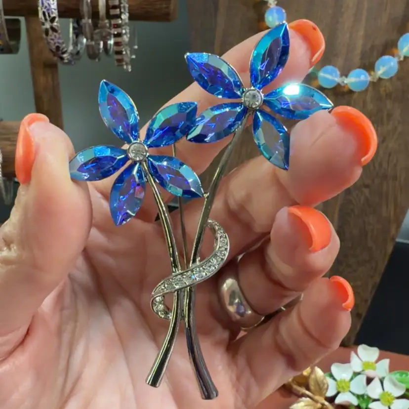 Beautiful Blue Rhinestone Flower Brooch 3 1/2"