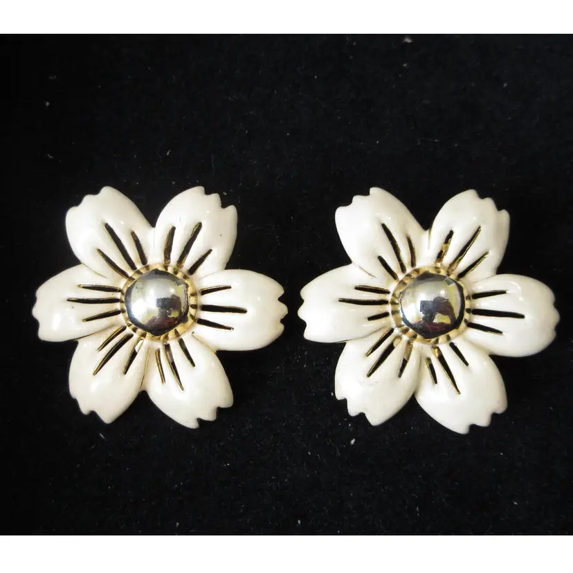 Vintage Large Ivory Enameled Flowers on Gold Tone Metal Clip on Earrings - 2 Inch Diameter