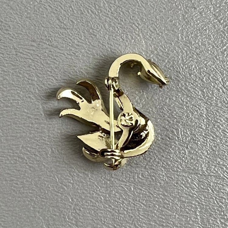 Vintage Gold Tone Swan Brooch Blue Tear Drop Rhinestone 1.25" Bird Waterfowl