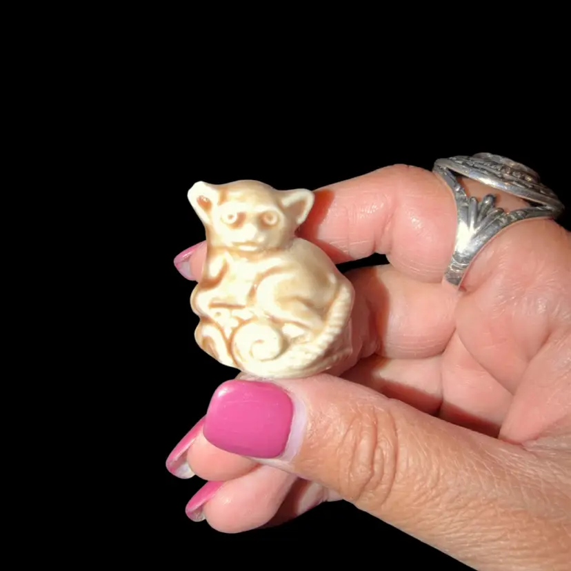 Wade Whimsies Lemur figurine