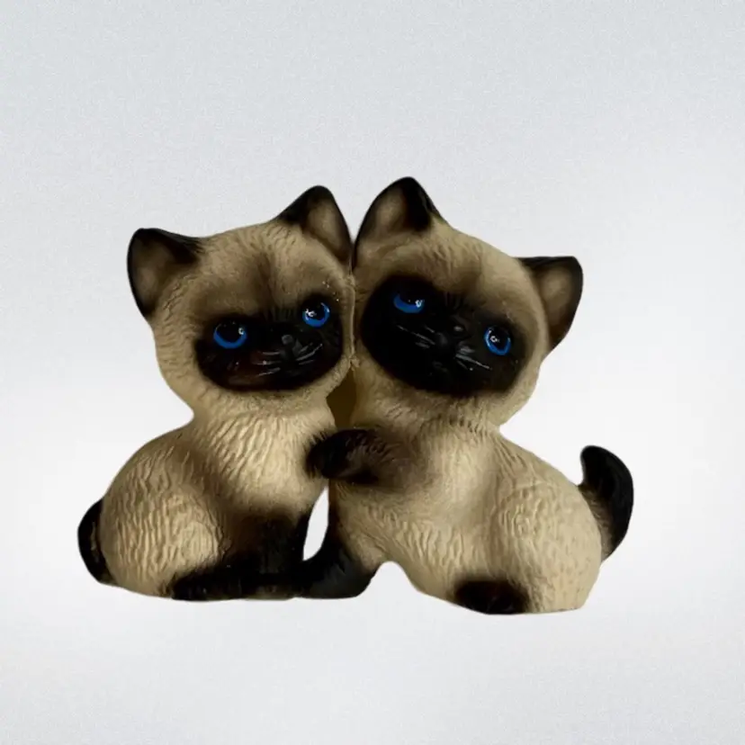 Global Art Harvey Knox Kingdom Two Siamese Kittens Cats Japan