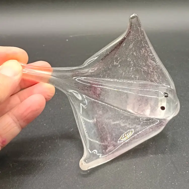 Dynasty Gallery Manta Ray Clear Glass Pink Flecks Paperweight Original Sticker GLOWS