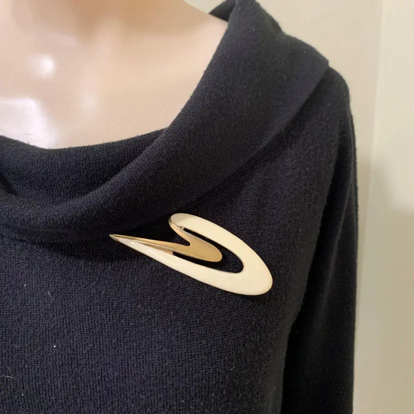 Abstract Brushed Gold Brooch Ivory Enamel Contemporary Statement 90s Vintage