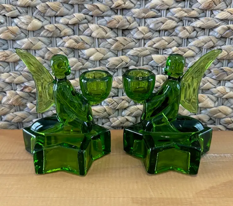 2 LE Smith Kneeling Angel Candlestick Holder Green Glass Star Pattern 4.75”