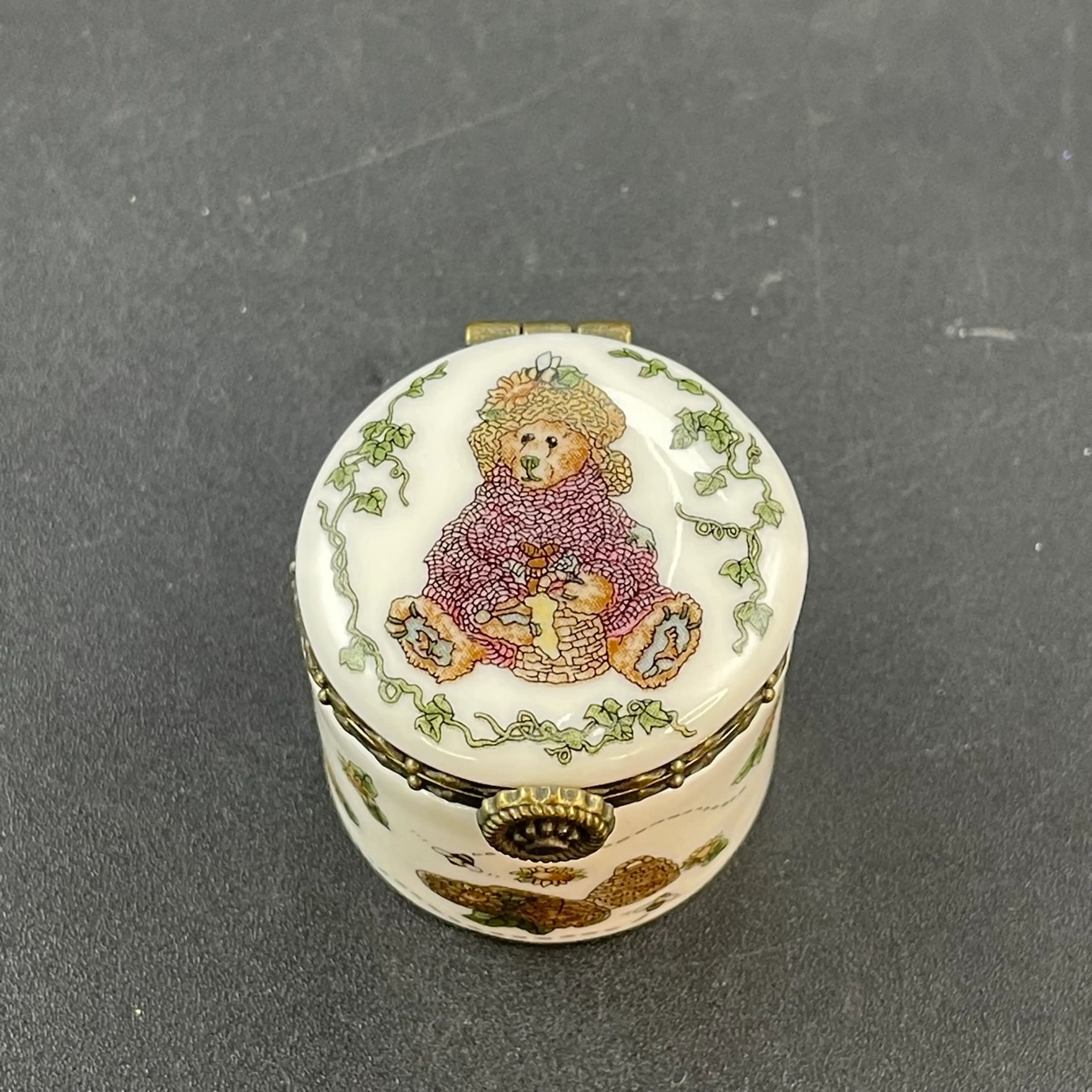 Image 2 of 11