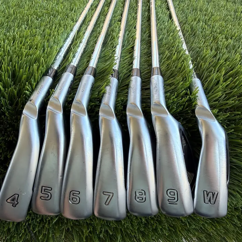 Ping G410 RH Iron Set 4-PW Black Dot With R-Flex AWT 2.0 Shafts.