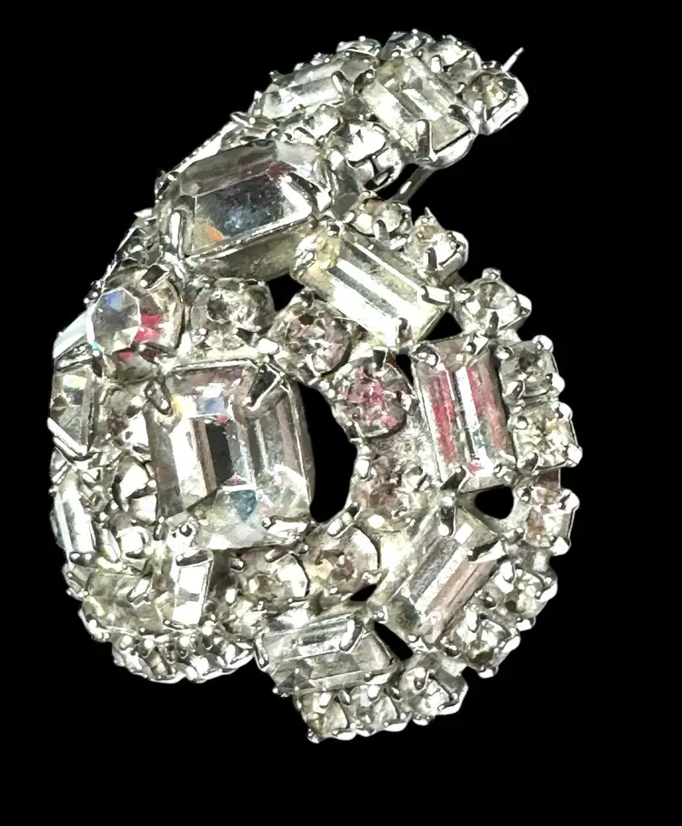 Vintage Clean Clear Swirling Rhinestone Brooch circa: 1950s